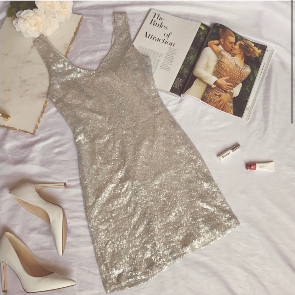 V Beck Silver Sequins Dress Size Small